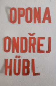 Opona